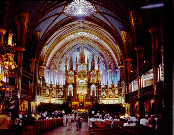 INTERIOR-VISTA DEL ALTAR MAYOR-1880
MONTREAL, BASILICA NUESTRA SEÑORA
CANADA