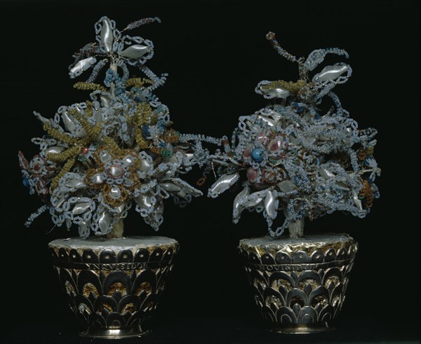 MACETAS DE PLATA CON FLORES ABALORIOS Y OTRAS CUENTAS - S XVIII
TOLEDO, MONASTERIO SANTO DOMINGO