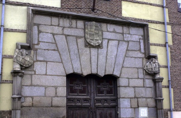 D- EXT- PORTADA PRINCIPAL - S XV- ACTUALMENTE SEDE DE LA ACADEMIA DE CIENCIAS MORALES Y