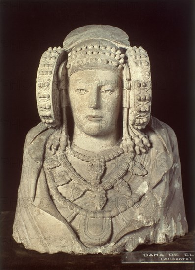 DAMA DE ELCHE (ALICANTE) ESCULTURA IBERICA S IV AC -DESCUBIERTA EN 1897
MADRID, MUSEO ARQUEOLOGICO