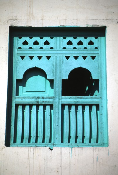 Fenêtre sculptée (mirbat) à Dhofar, dans le Sultanat d'Oman