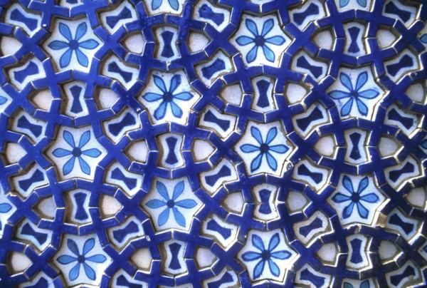 Tuiles peintes à la main au mausolée de Rukn-i-Alam