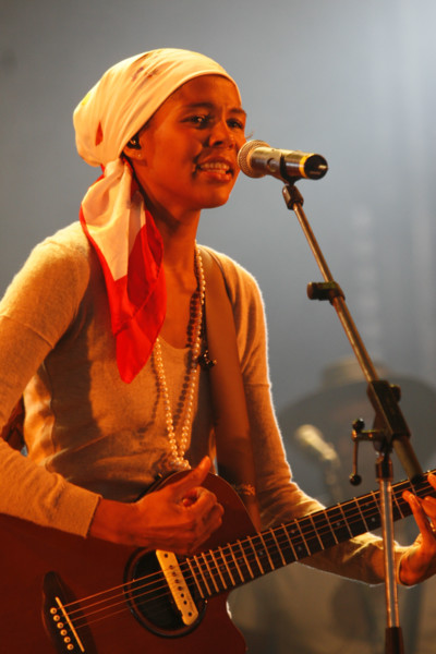 Ayo, 2007