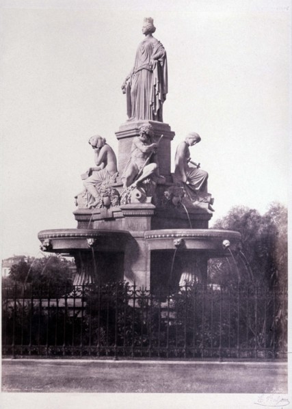 Baldus, Nîmes, Pradier fountain