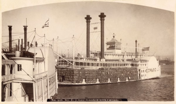 Bateau à vapeur chargé de coton sur le Mississipi