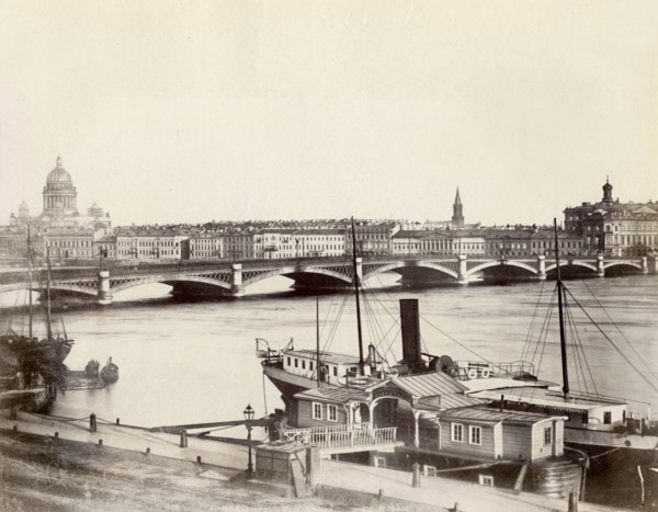 Russie, vue de Saint-Pétersbourg et la Neva