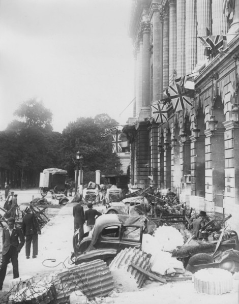 Burnt-out cars on the Place de la Concorde, during the Liberation of Paris (August 1944)