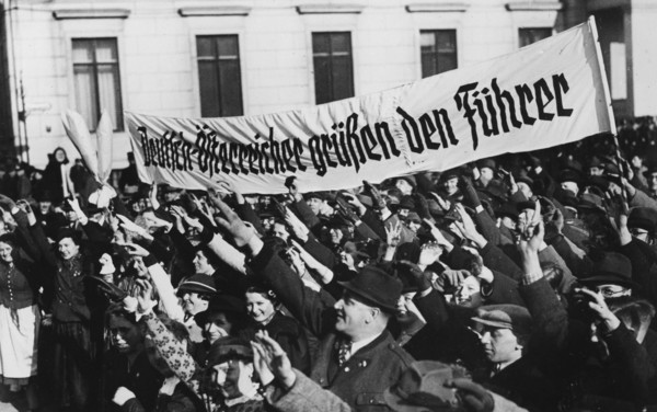 German Austrians paying tribute to the Führer (1938)