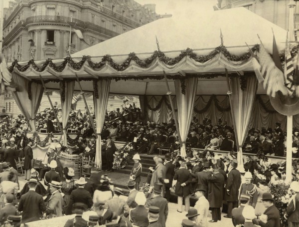 Paris. Exposition Universelle de 1900. Tribunes lors de l'inauguration.