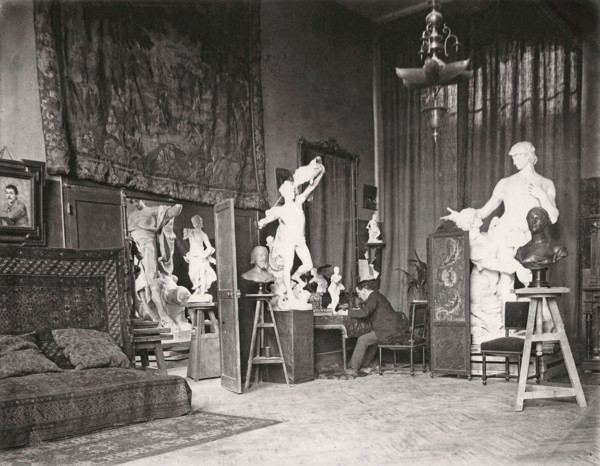 Auguste-André Lançon dans son atelier