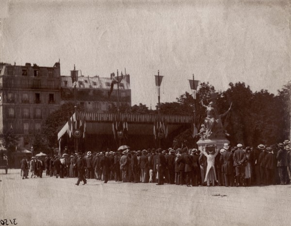 Atget, Inauguration de la statue Garnier à Paris
