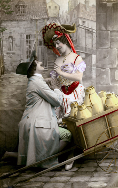 La jolie laitière et l'amoureux. Carte portale ancienne