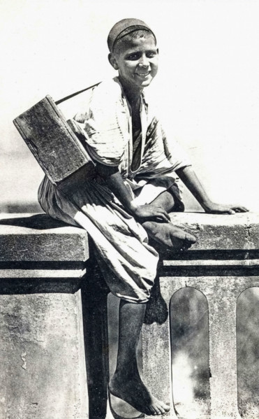 Enfant au travail.