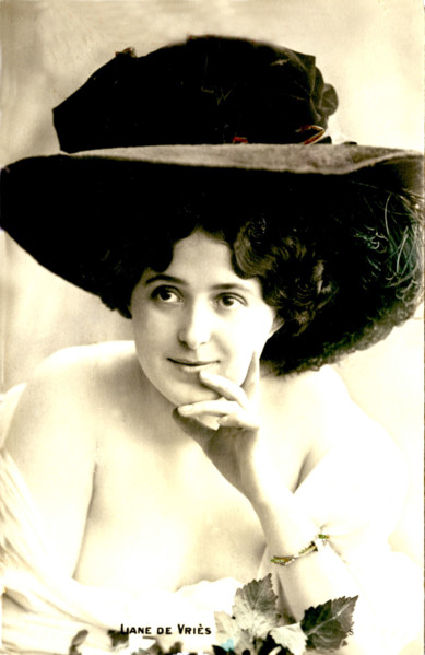 LIANE DE VRIES  ou DEVRIES