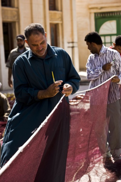 Fabrication et réparation des filets de pêche en Egypte