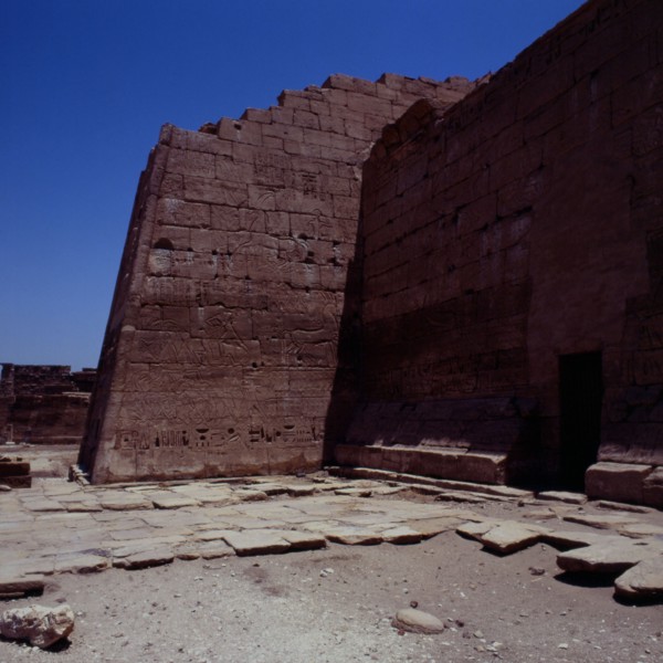 Medinet Habu, Temple of Ramses III, north rear side of the first pylone, battle scene