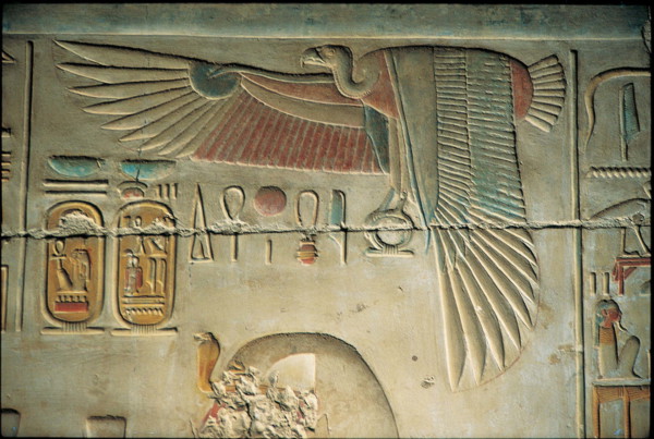 Abydos, Vautour symbolisant Mout, la Mère céleste