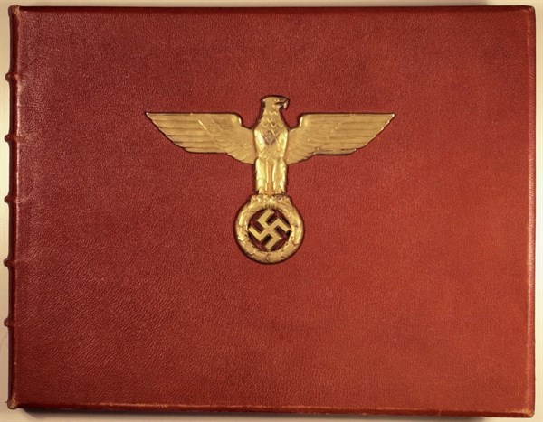 Le Nid d'Aigle (Berghof), résidence d'Adolf Hitler à Berchtesgaden : couverture de l'album photographique.