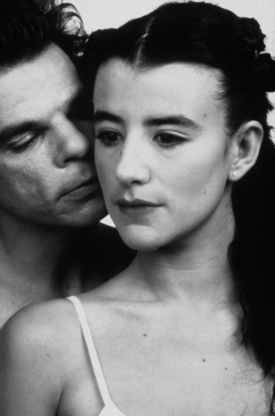 Denis Lavant and Romane Bohringer, 1995