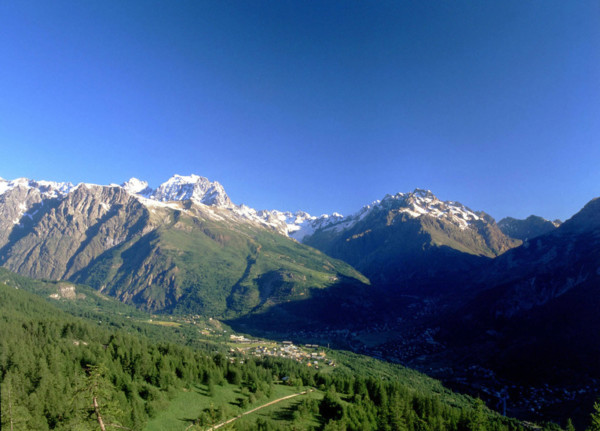 Vue du col de la Pousterle en direction du glacier blanc, de l'Ailefroide à l'Yvret