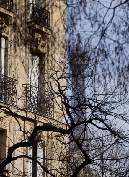 Immeuble à l'angle des avenues Kléber et Raymond Poincaré et de la place du Trocadéro / 75016 Paris