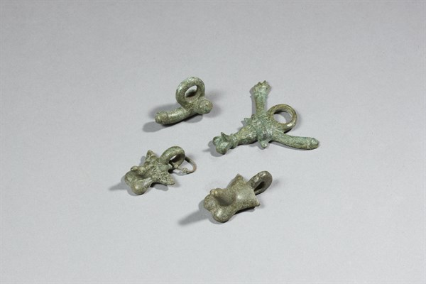 Quatre amulettes