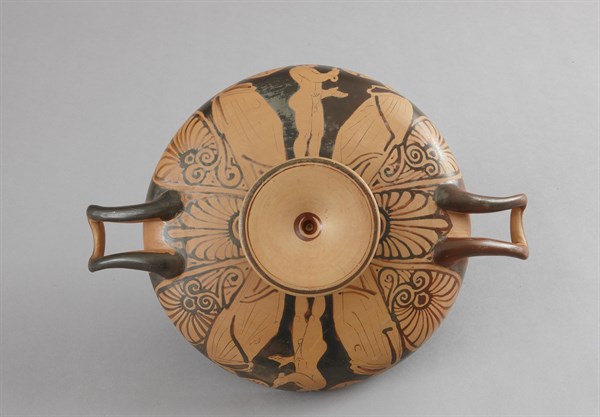 Kylix à figures rouges (extérieur)