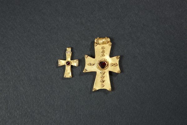 Croix-pendentifs byzantins