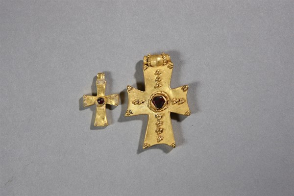 Croix-pendentifs byzantins