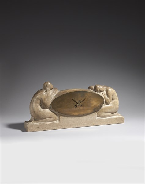 Pendule, figurant deux femme nues