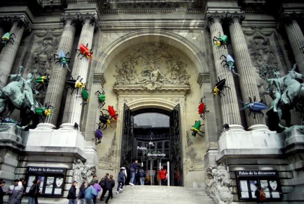 19/10/1993. EXPO. "CES MONSTRES QUI NOUS ENTOURENT"