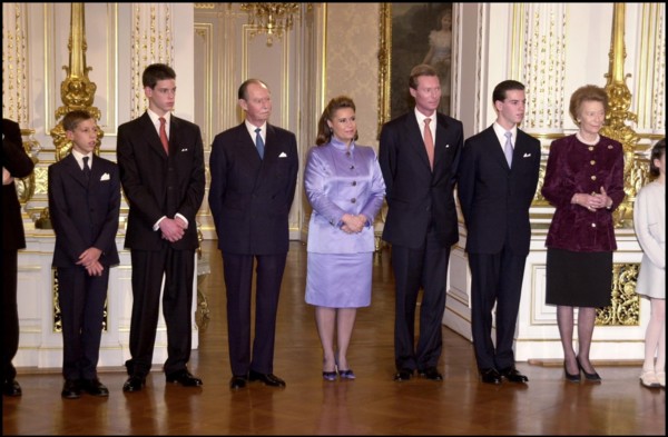 12/18/2000. Prince Guillaume enthroned Grand Duke of Luxembourg.