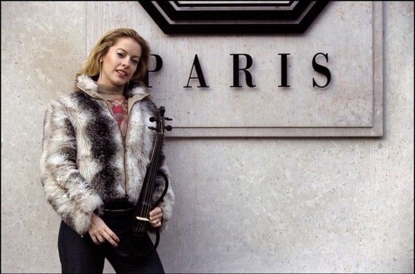 01/00/2001. Pop Groupe Bond