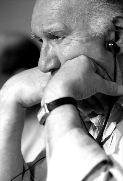 05/13/2001. 54th Cannes film festival: Press conference of "je rentre a la maison".