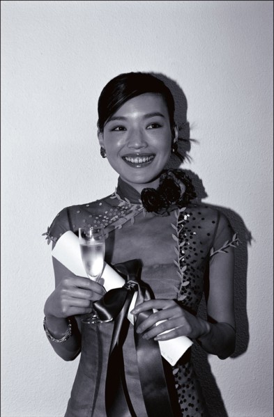 05/20/2001. 54th Cannes Film Festival : Exclusive Backstage closing ceremony
