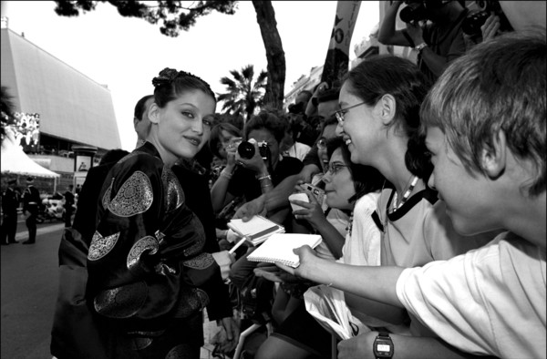 05/20/2001. 54th Cannes Film Festival : Exclusive Backstage closing ceremony