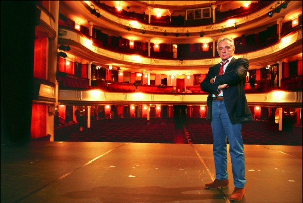 09/00/2001.  French singer Michel Sardou new owner of the "Porte St Martin".