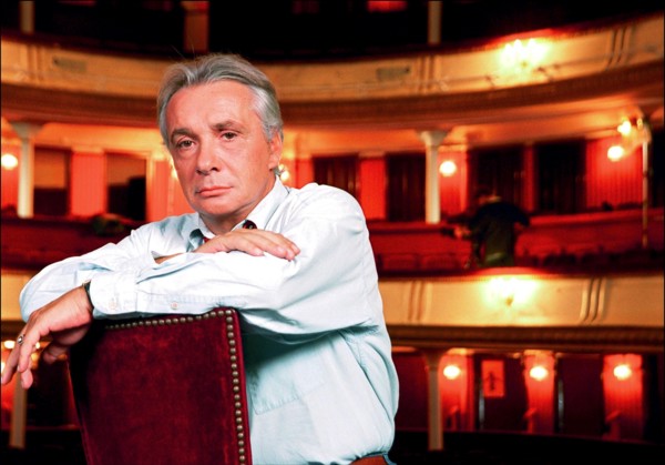 09/00/2001.  French singer Michel Sardou new owner of the "Porte St Martin".