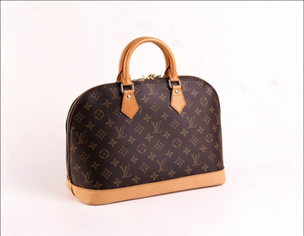 00/00/2001. EXCLUSIVE: Close-up on luxury luggage Patrick Louis Vuitton in his workshop.