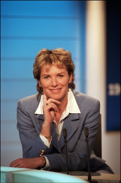 01/00/2002. EXCLUSIVE: Close-up Elise Lucet.
