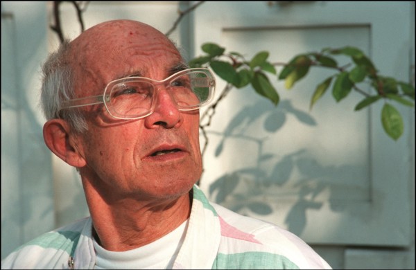 06/00/2000.  Close-up Andre Courreges at home.