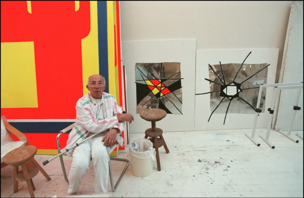 06/00/2000.  Close-up Andre Courreges at home.