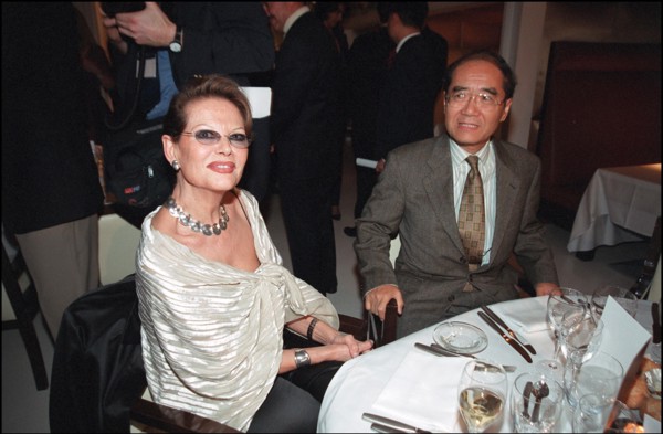 02/11/2002. Meeting of unesco goodwill ambassadors in Paris