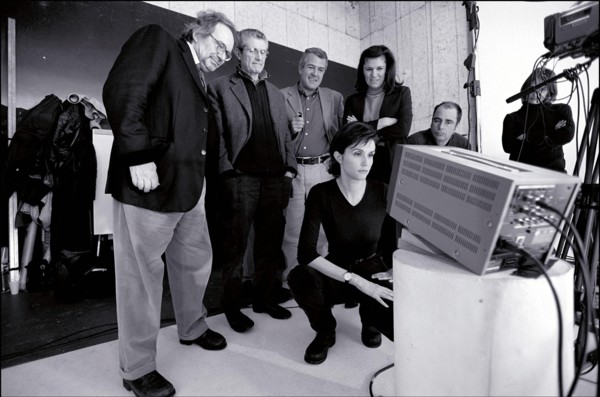 03/00/2002. EXCLUSIVE: Stars mobilize to support the ARC (Association pour la recherche sur le cancer / Association for cancer research) and lend image to nine 35-second TV ads.
