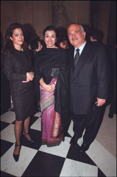 03/00/2002. : Prince Hassan of Jordan visits French senate.