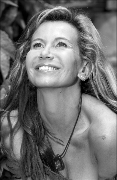 05/10/2002.   Fiona Gelin in play "Cet Infinie Jardin" in Paris.