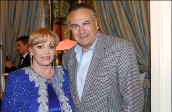 06/27/2002. Michele Mercier presents her book with Henry Jean Servat at the Plaza Athenee.