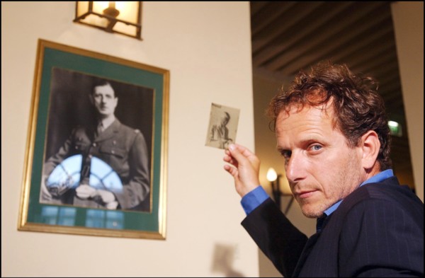 07/01/2002. Actor Charles Berling, stars as Jean Moulin in a tv series, visits Museum of Deportation.
