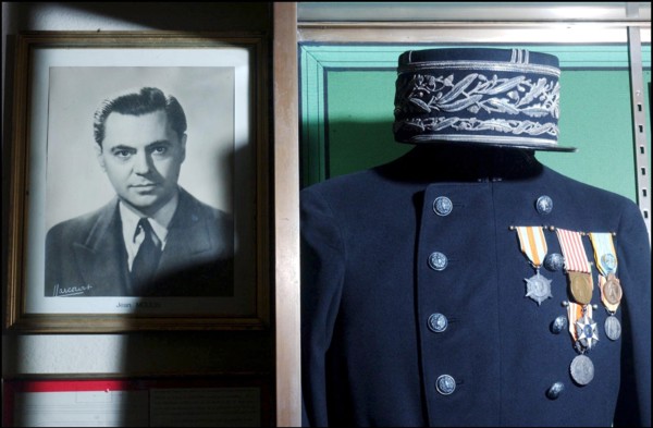 07/01/2002. Actor Charles Berling, stars as Jean Moulin in a tv series, visits Museum of Deportation.