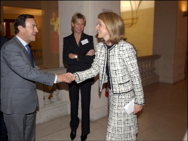 11/18/2002. Caroline Kennedy inaugurates the exhibition "Jackie Kennedy, les annees Maison Blanche" in Paris